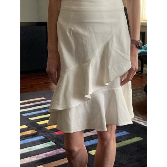 Essue | Women's cream skirt with ruffles - Picture 4 of 9
